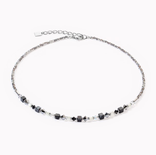 Princess Shape Mix necklace black-white